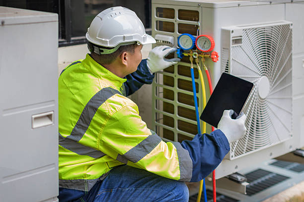 Professional Hvac technician working in Deerfield, NH